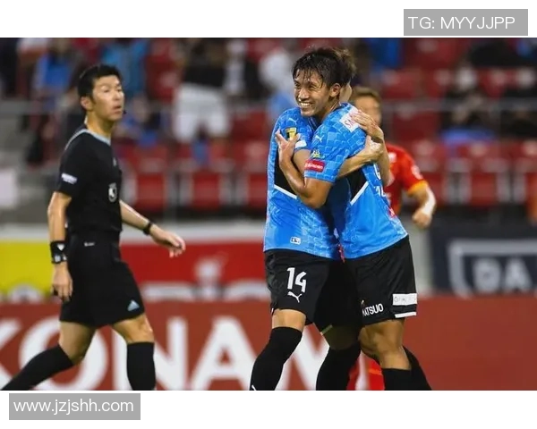 柏太阳神与埠的激烈对决揭示了足球战术的博弈与团队精神的较量